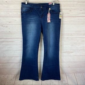 Wallflower Starlette Fit & Flare Leg Jeans Stretch